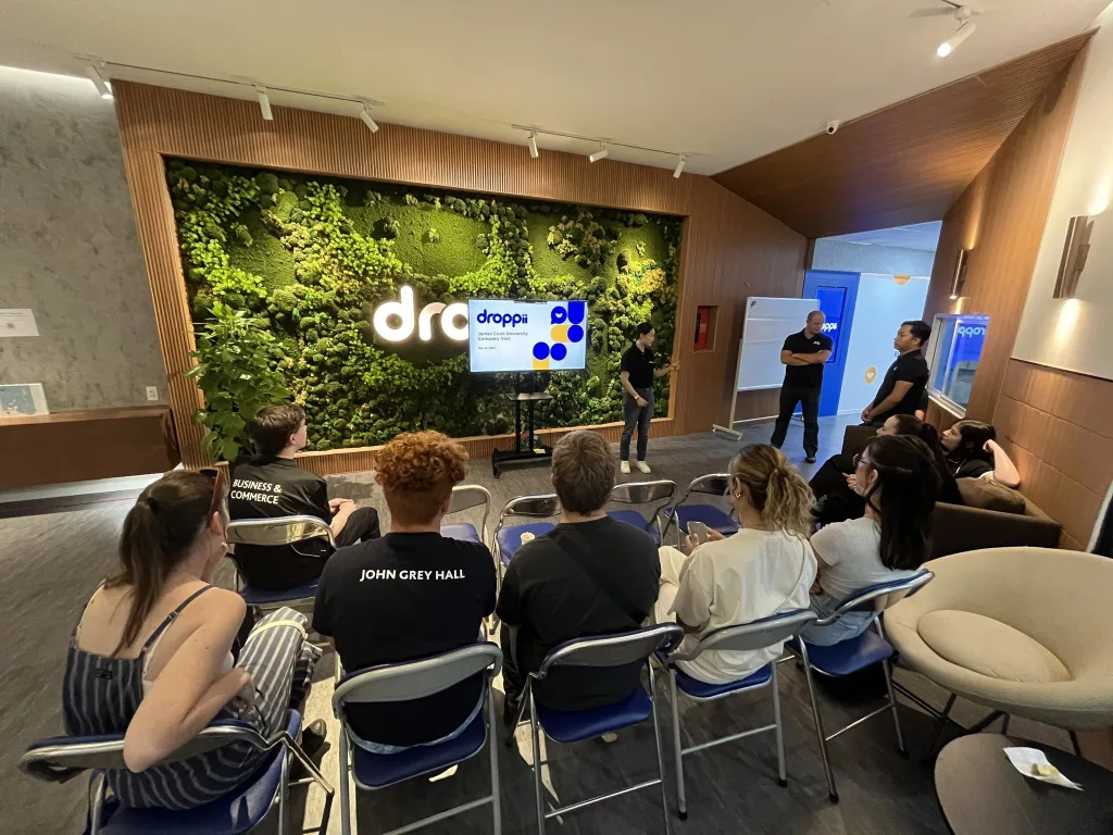 Droppii chào đón phái đoàn sinh viên đến từ trường Đại Học James Cook ở Úc