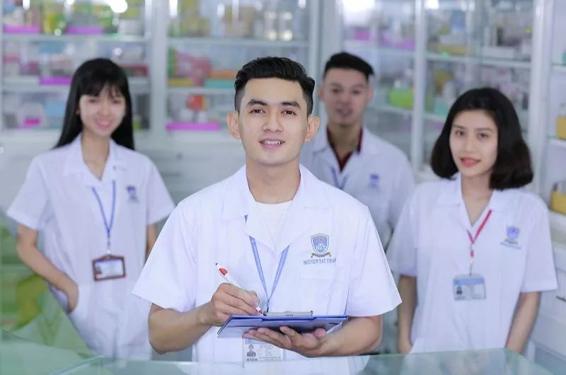 Ban thuoc tay co giau khong
