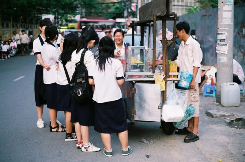 gan truong cap 3 nen kinh doanh gi