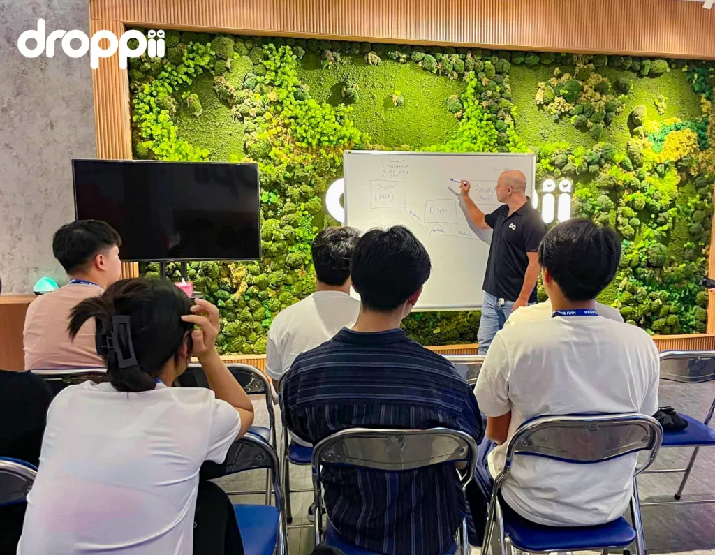 Droppii đón tiếp sinh viên Trường Đại học Hồng Kông đến tham quan và học tập