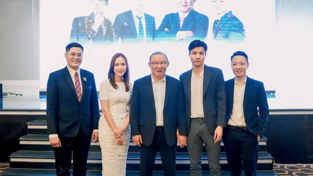 HLV Park Hang Seo đến Droppii tham dự Sự kiện ký kết hợp tác cùng Jeu'Demeure